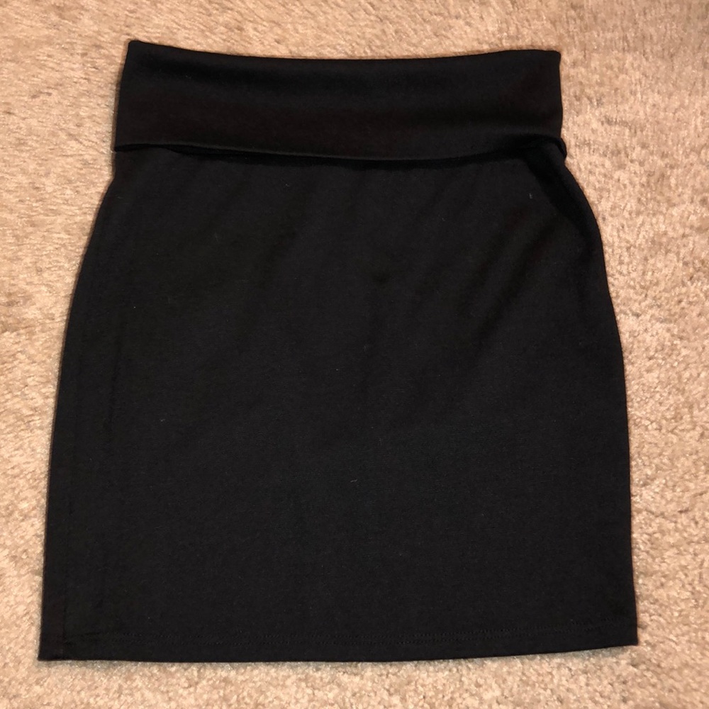 Super cute black mini skirt